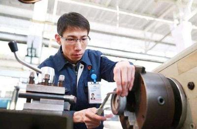 從技工到工匠 中國農(nóng)業(yè)機(jī)械領(lǐng)域打破歐洲發(fā)動(dòng)機(jī)壟斷的逆襲之路